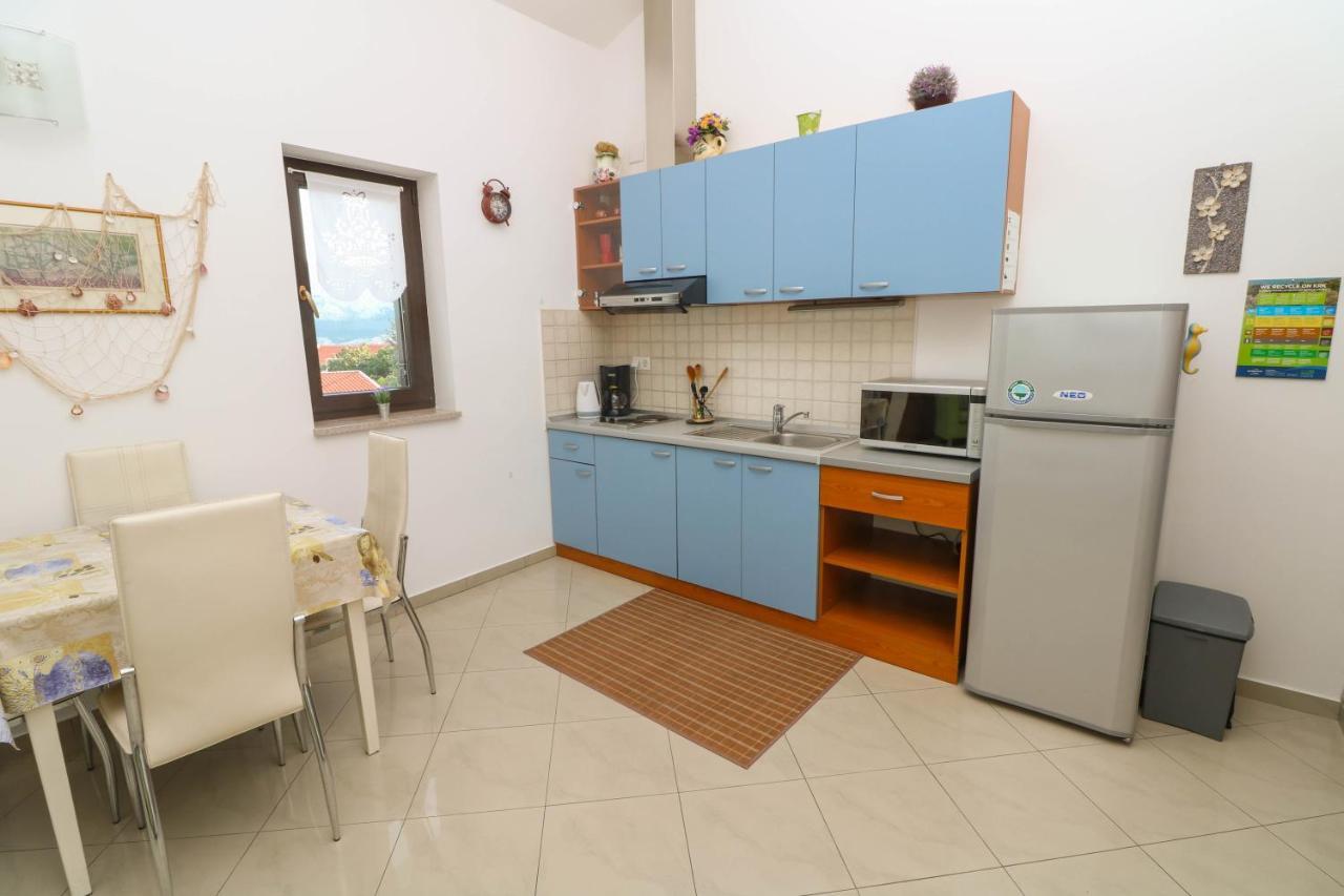 Apartments Blue And Green With Balcony باشْكا المظهر الخارجي الصورة