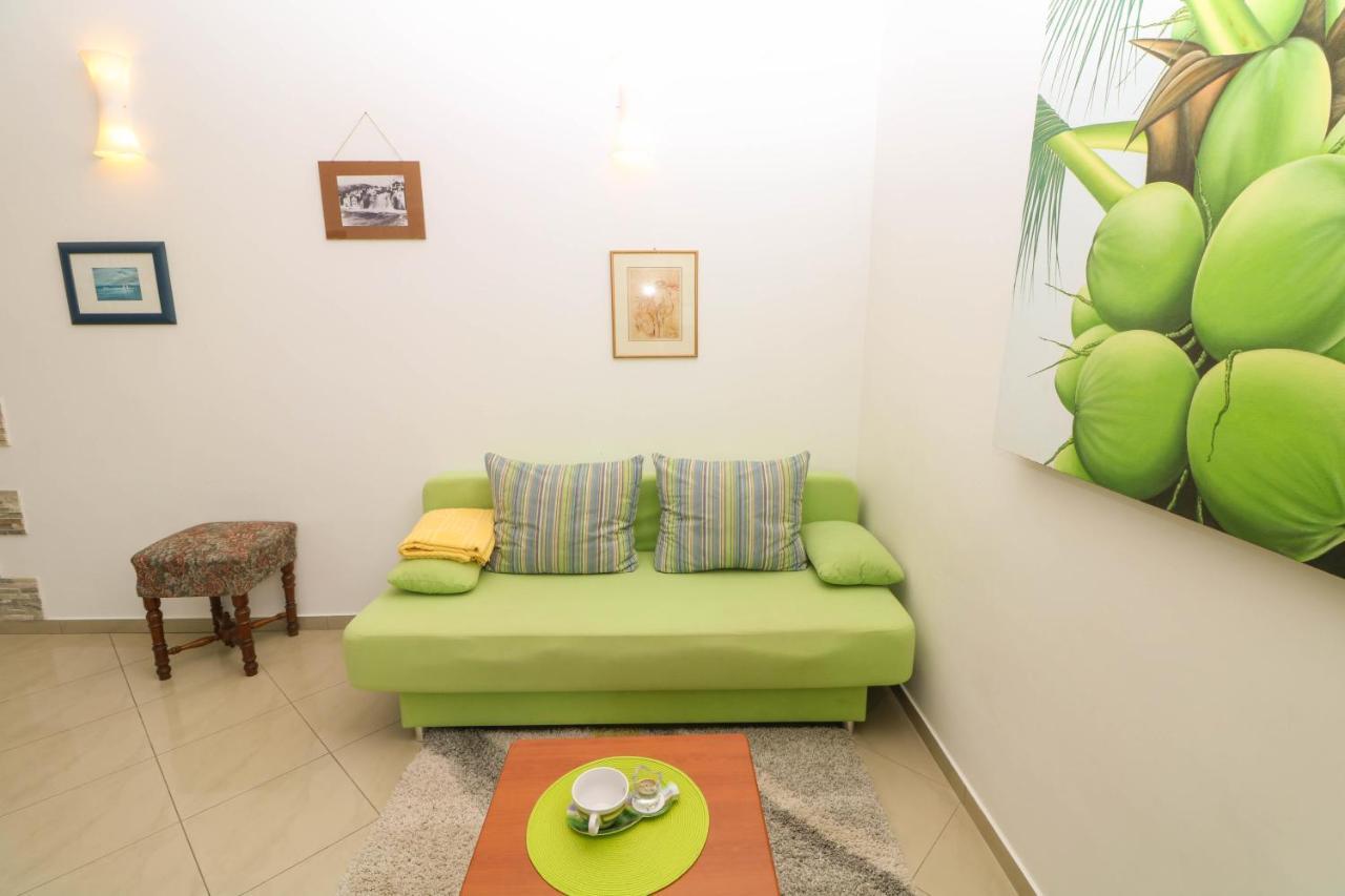 Apartments Blue And Green With Balcony باشْكا المظهر الخارجي الصورة