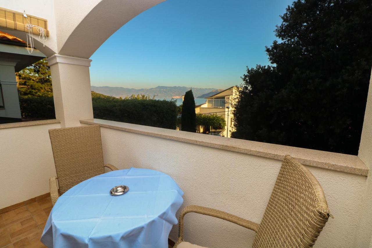 Apartments Blue And Green With Balcony باشْكا المظهر الخارجي الصورة