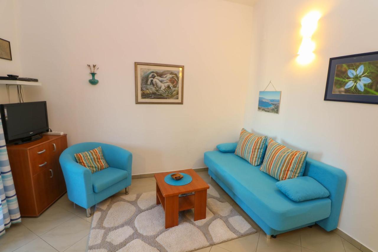 Apartments Blue And Green With Balcony باشْكا المظهر الخارجي الصورة